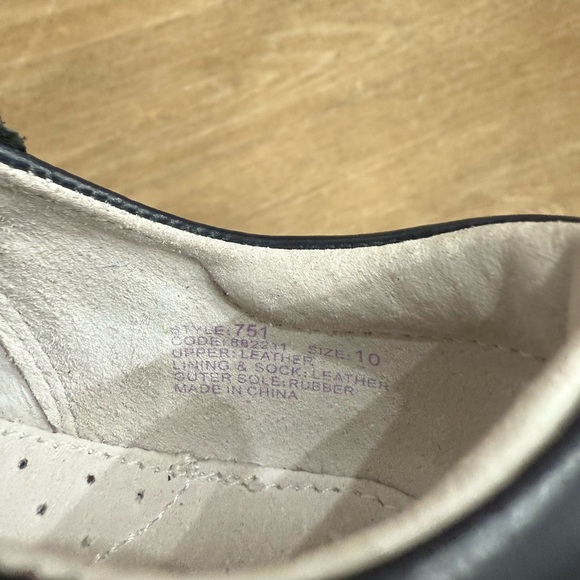 L’amour navy Mary Jane t strap dress shoes size 10 - Picture 5 of 6